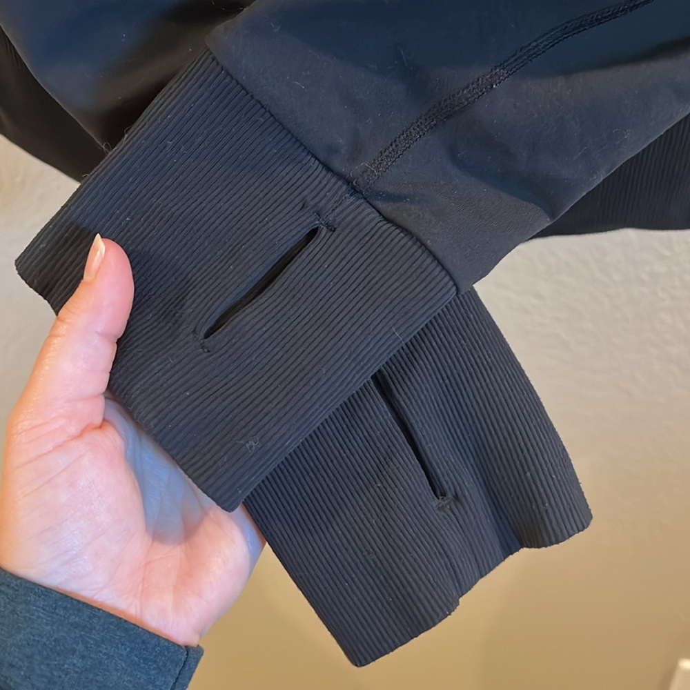 Lululemon Black Hooded Zip Jacket Size 8 - Picture 5 of 9